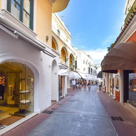 Lovely In * Анакапри