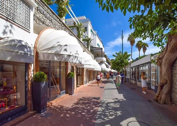 Lovely In * אנה קאפרי