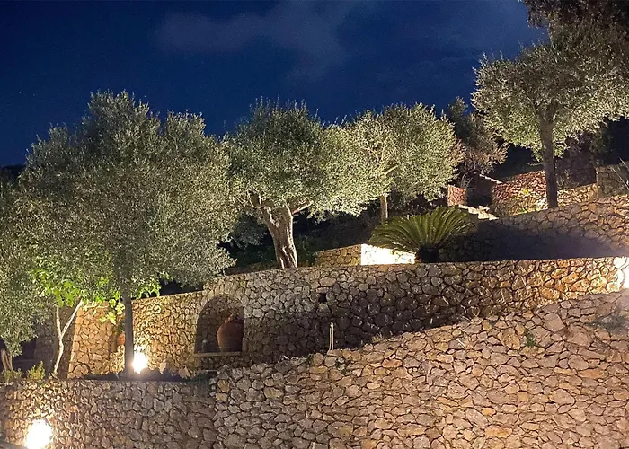 Lovely In אנה קאפרי